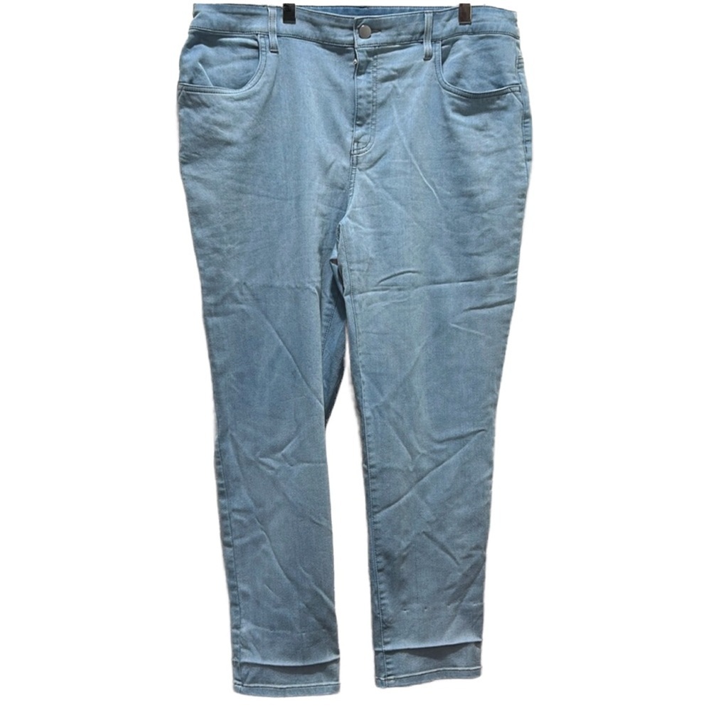 Chicos women’s ankle jeans size 2.5 GUC